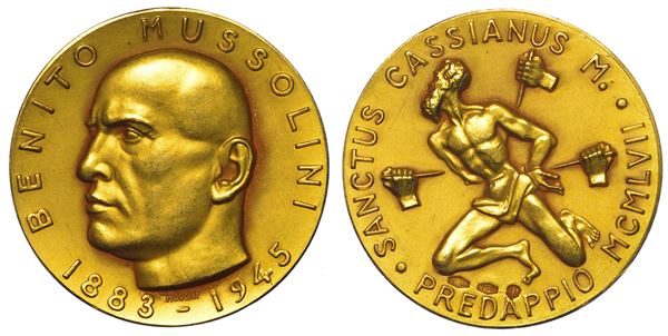 MUSSOLINI. Medaglia in oro 1957. Traslazione della salma di Mussolini a Predappio.