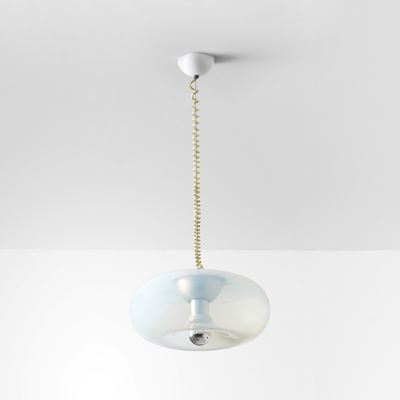 Lampada a sospensione in metallo laccato con diffusore in vetro opalescente