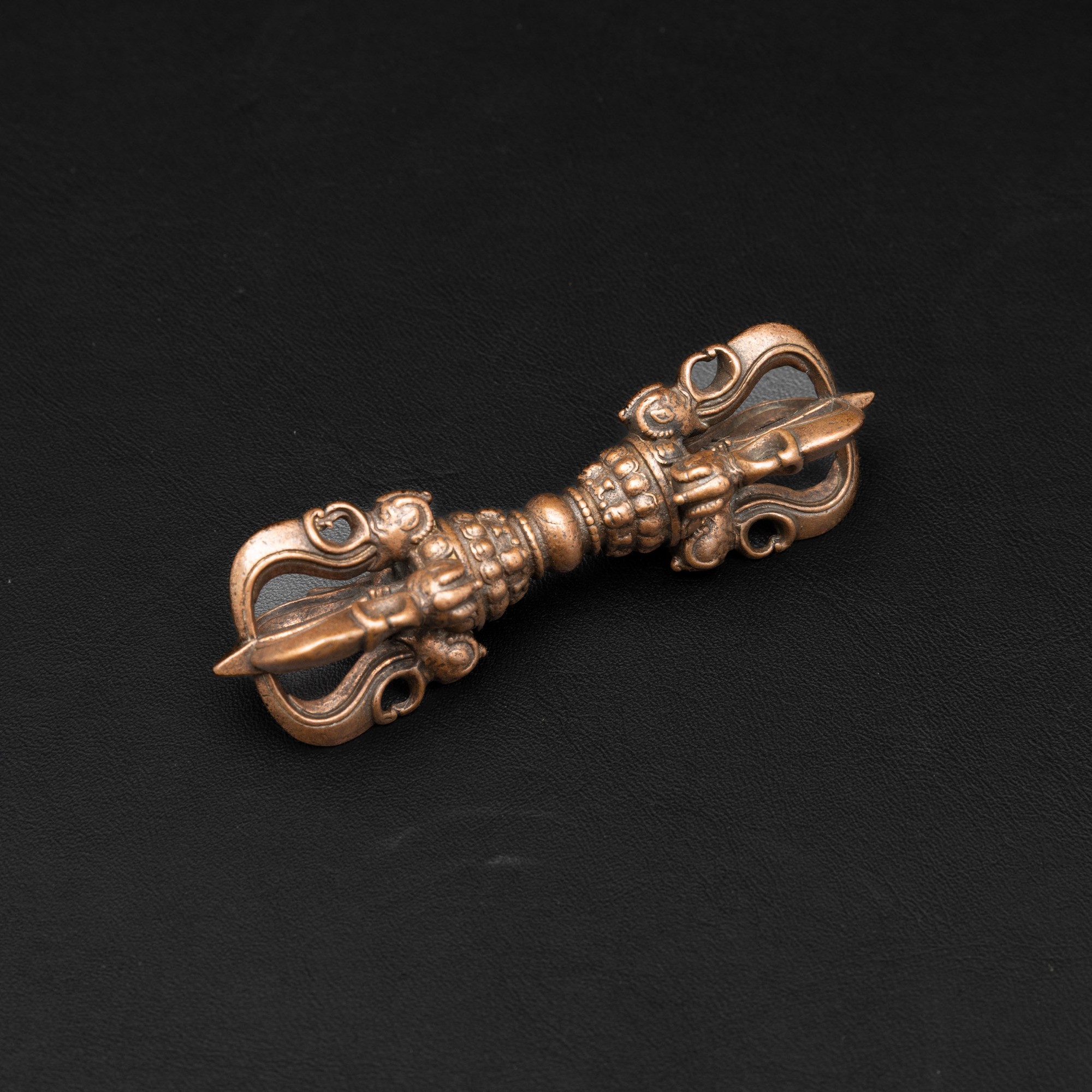 Vajra in bronzo, Tibet, XIX secolo, diametro 8 cm