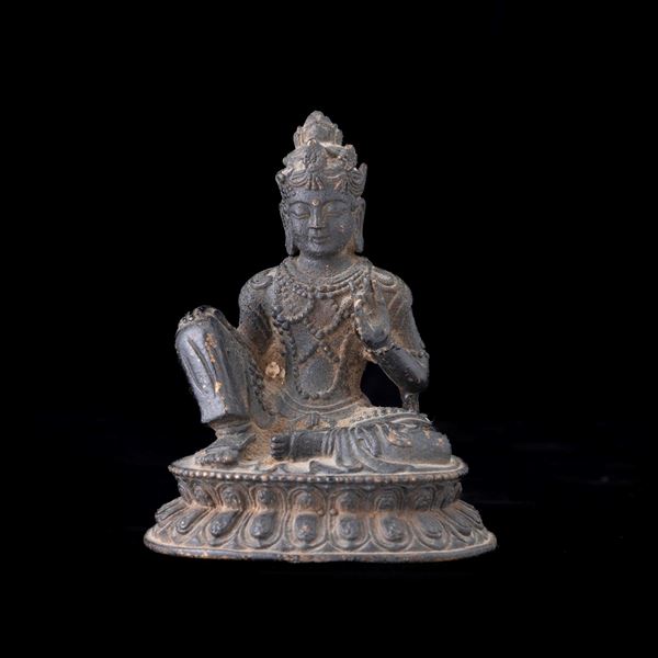 Figura di Buddha seduto su doppio fiore di loto, Tibet, XX secolo