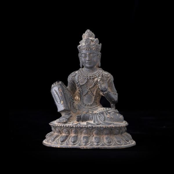 Figura di Buddha seduto su doppio fiore di loto, Tibet, XX secolo