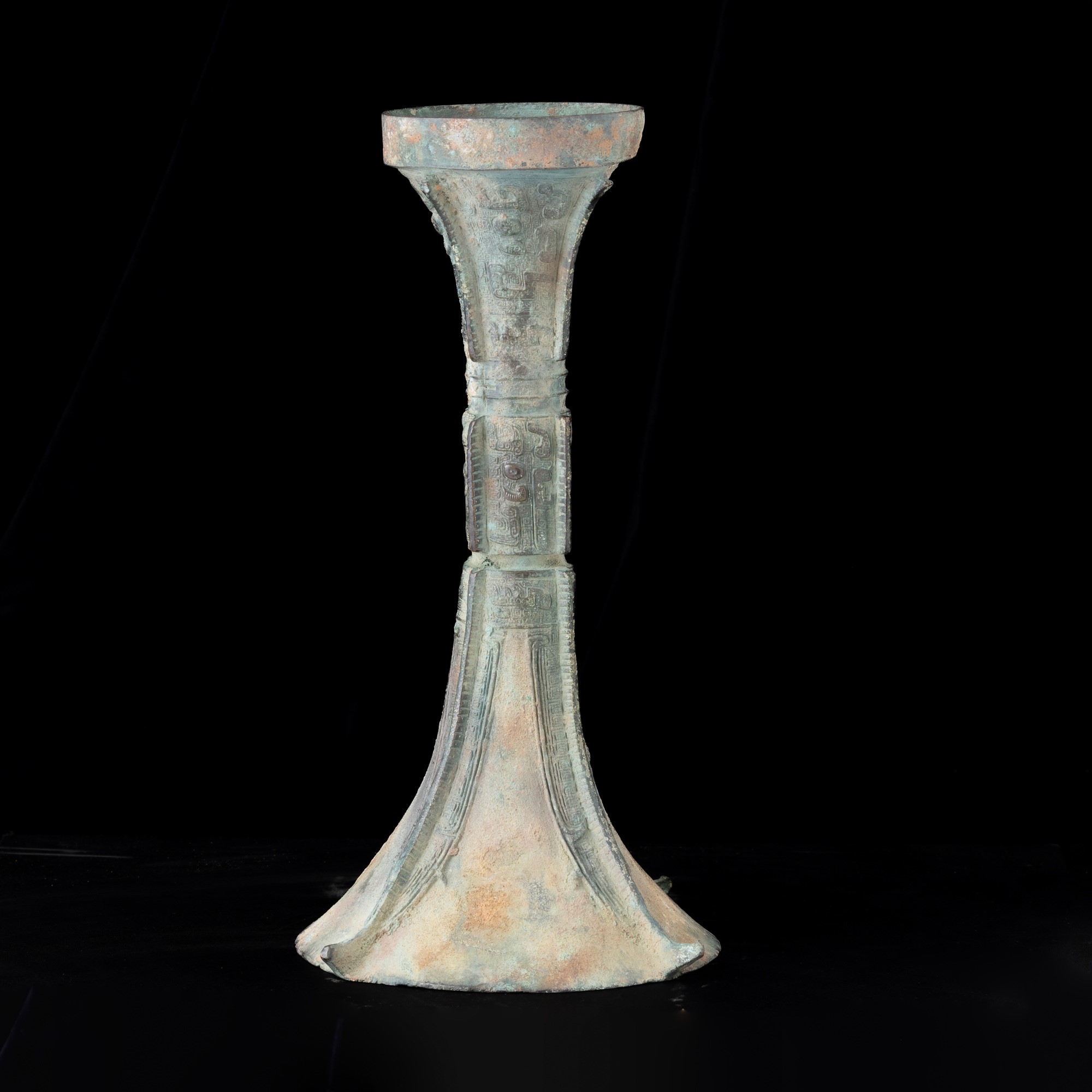 Vaso Gu in bronzo in stile arcaico, Cina, XX secolo