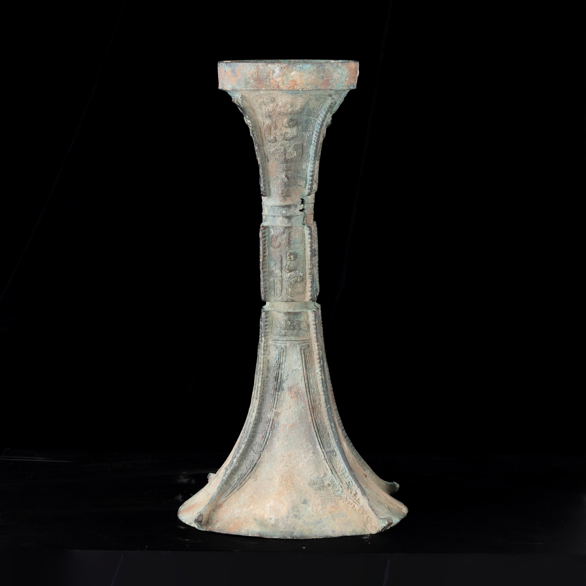 Vaso Gu in bronzo in stile arcaico, Cina, XX secolo