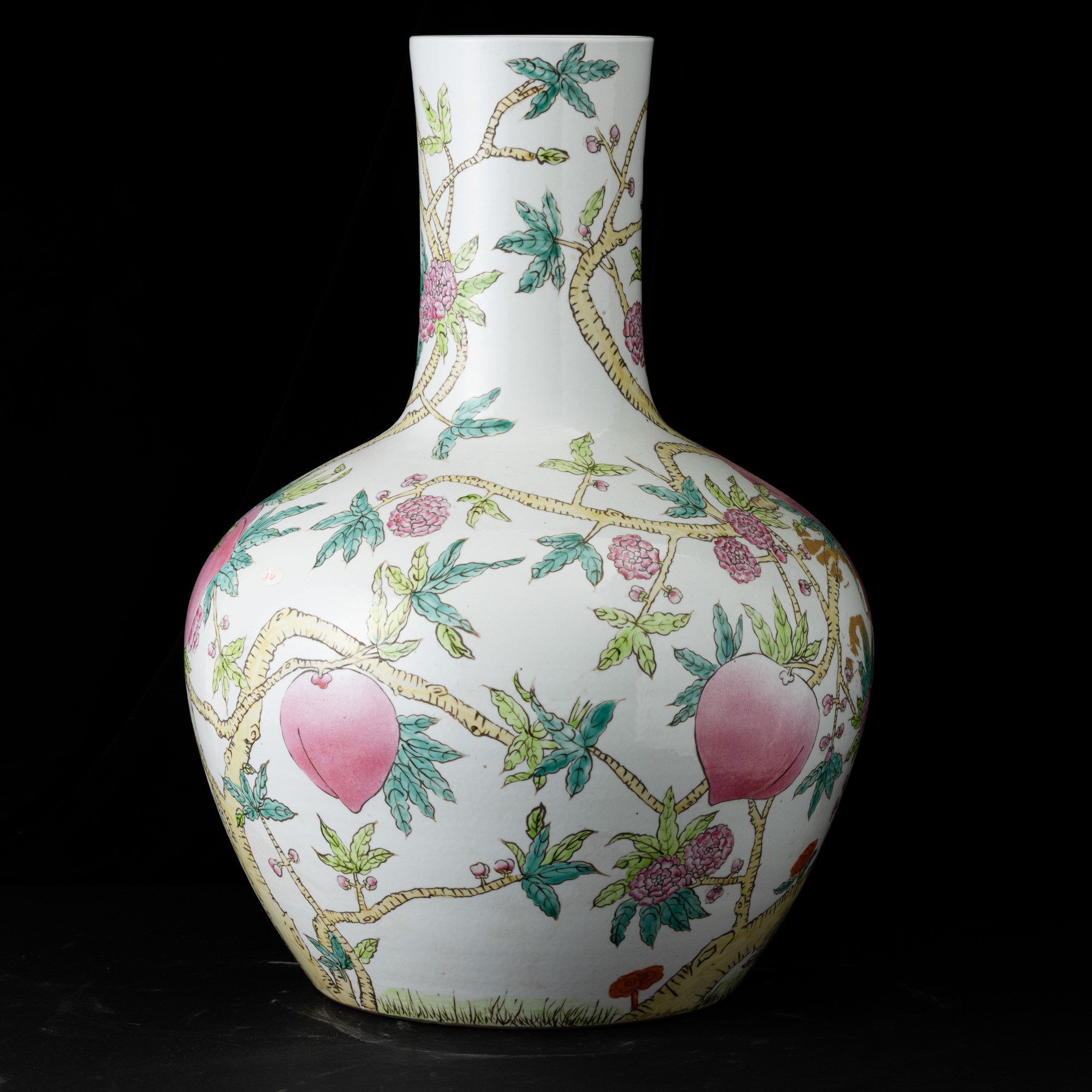 Vaso in porcellana, Famiglia Rosa, pesche e decorazioni floreali, Cina (Repubblica)