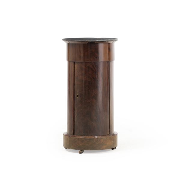 Comodino a colonna lastronato. Fine XIX-inizi XX secolo