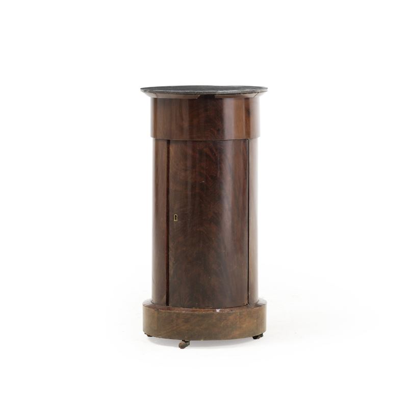 Comodino a colonna lastronato. Fine XIX-inizi XX secolo  - Asta Antiquariato - Cambi Casa d'Aste