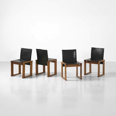Quattro sedie modello Monk, legno e cuoio