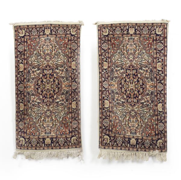 Coppia di scendiletto Persia, metà XX secolo