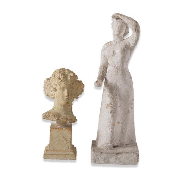 Un testina femminile e una sculturina femminile a figura intera