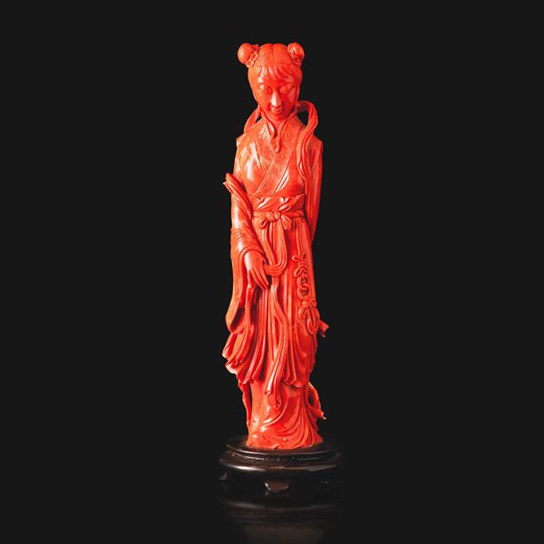 Figura di Guanyin scolpita in corallo, Cina, Dinastia Qing, XIX secolo