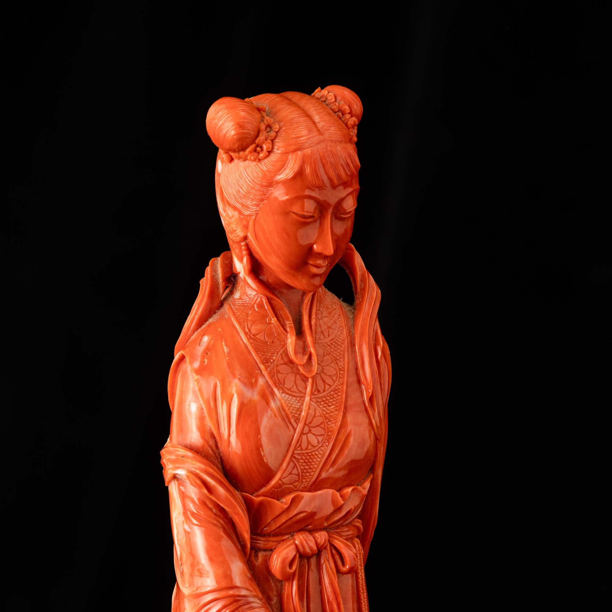 Guanyin, Figura scolpita in corallo, Cina, Dinastia Qing, XIX secolo