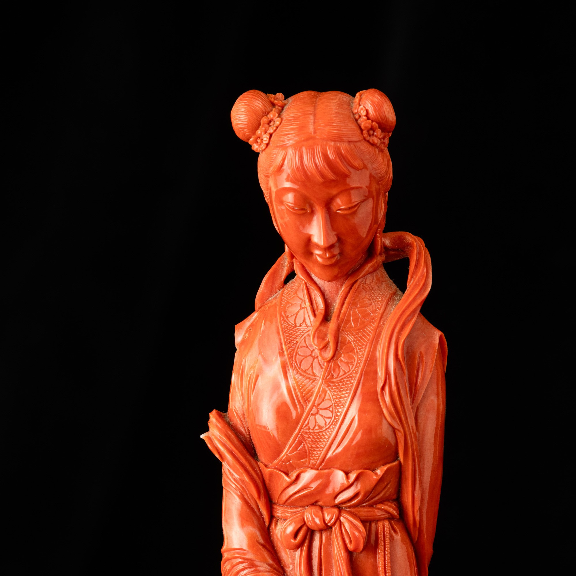 Guanyin, Figura scolpita in corallo, Cina, Dinastia Qing, XIX secolo