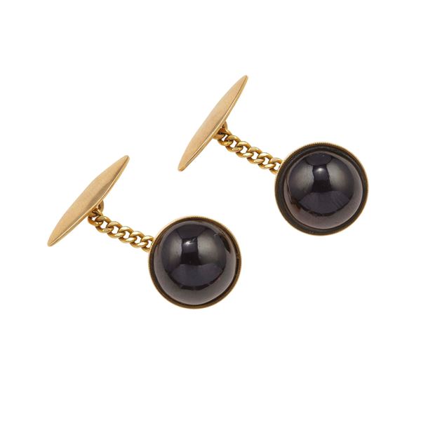 Pair of garnet and gold cufflinks