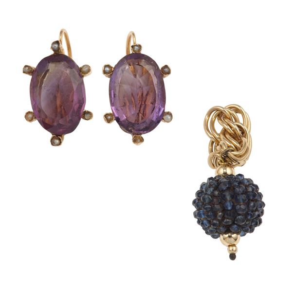 Two gold and gilded metal alloy jewels