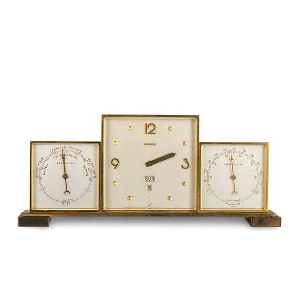 Orologio da tavolo multifunzione con barometro e termometro in ottone dorato, quadrante argentè con indicazione di data e giorno della settimana, carica manuale, 10,5x27x4,6 cm
