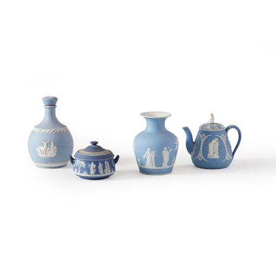 Wedgwood, Quattro pezzi in jasperware azzurro