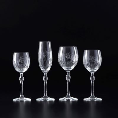 Servizio di calici con monogramma “SF”, cristallo molato e inciso all’acido, XX secolo
