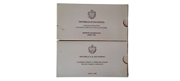 San Marino 1997-1998: due cofanetti contenenti altrettante monete Fondo Specchio (proof) in argento.