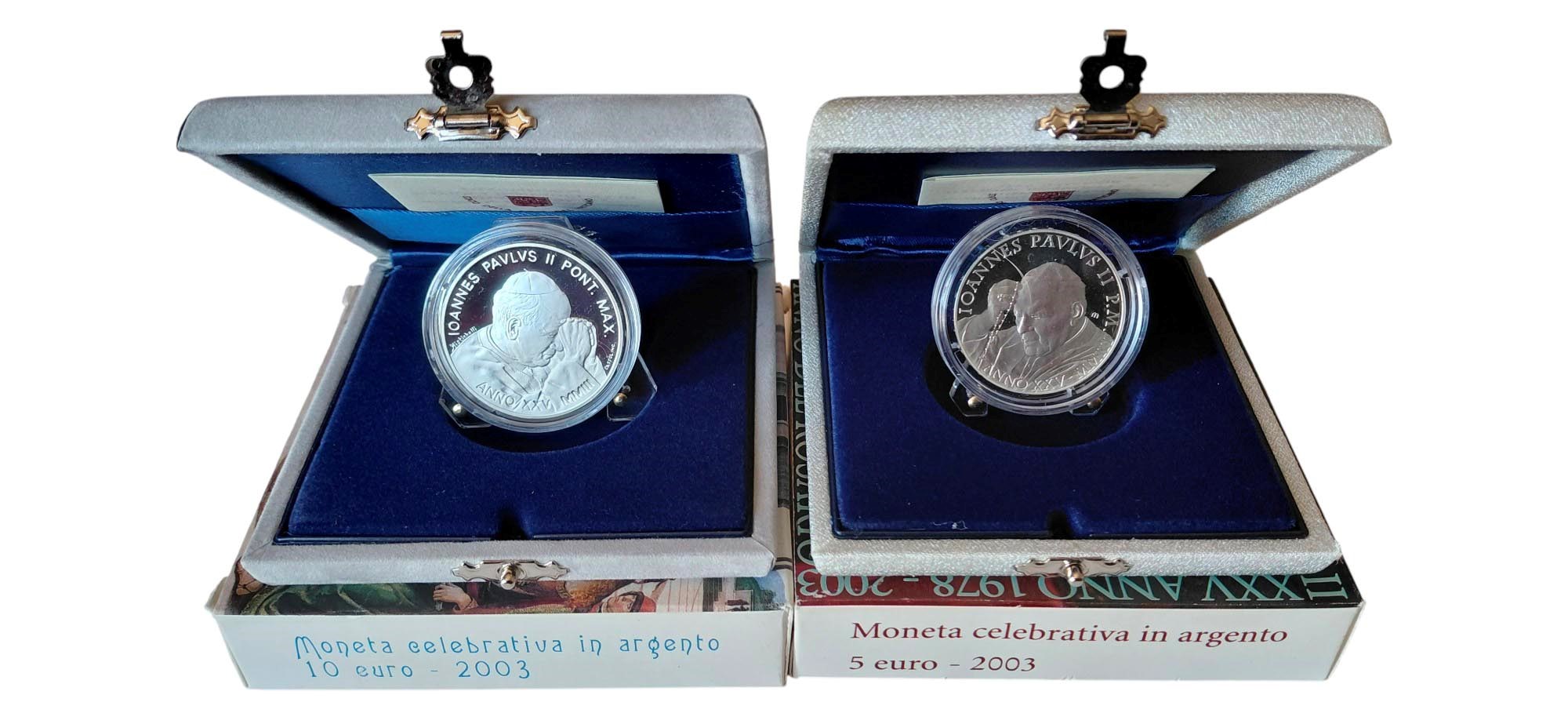 Vaticano 2003: 2 cofanetti celebrativi da 5 + 10 Euro in argento Fondo Specchio.