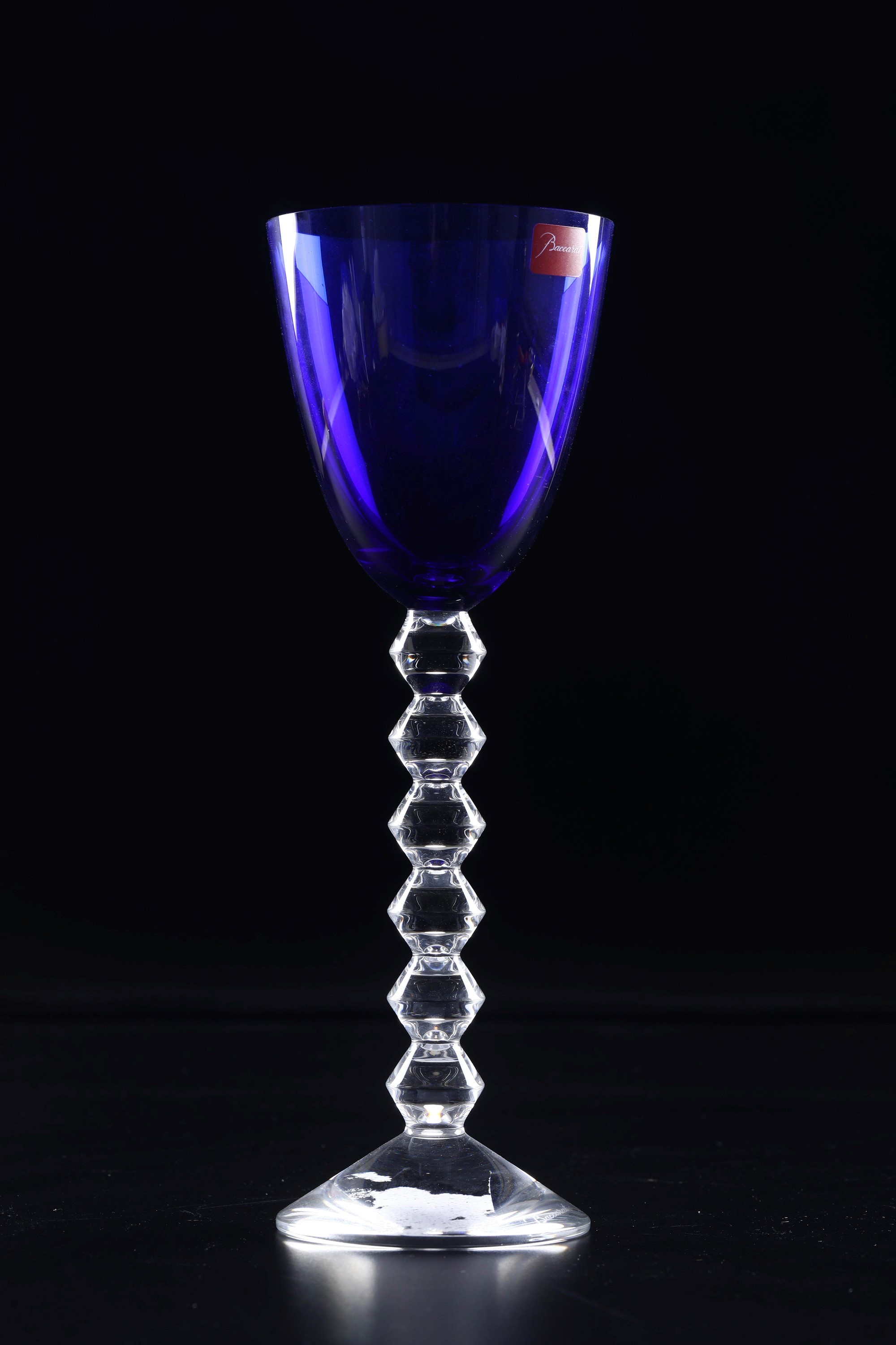 Calice “Vega”. Francia, Manifattura Baccarat, XX secolo. Designer: Savinel Roze.