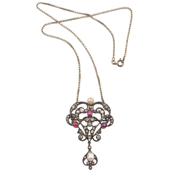 Girocollo con pendente/spilla con rosette di diamanti, perle, rubini
