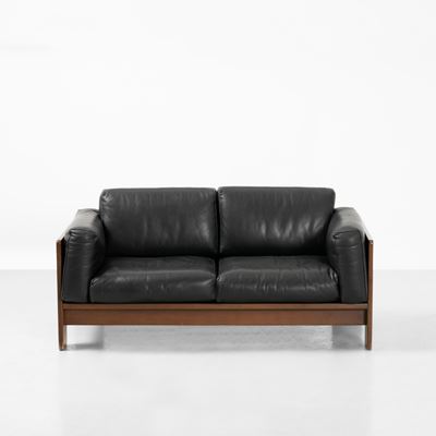 Divano modello Bastiano, cuoio e legno, Italia, circa 1960