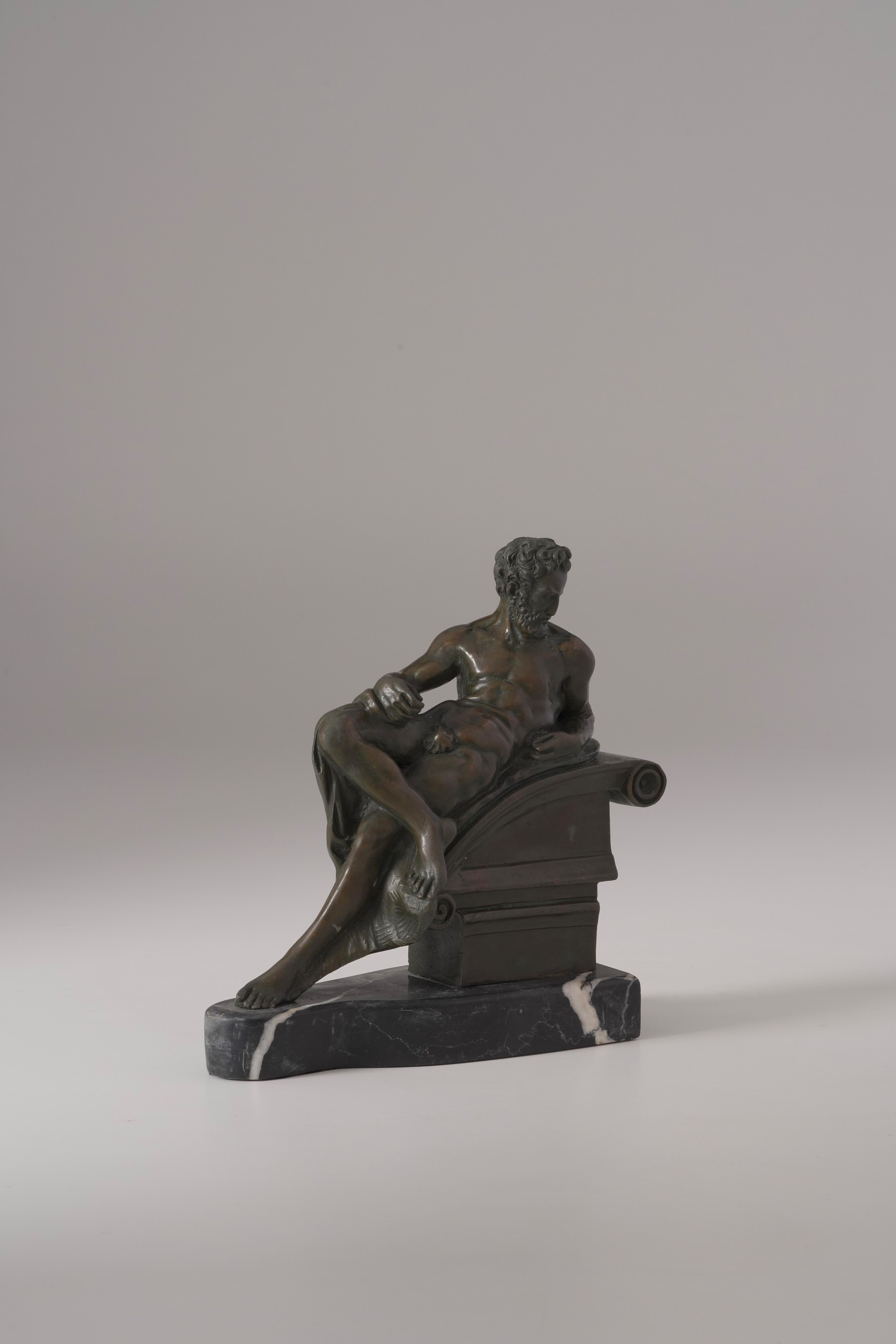 Morrow, Nudo maschile in bronzo di gusto rinascimentale