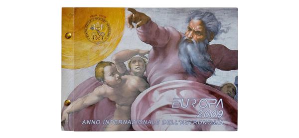 Vaticano 2009: busta filatelica-numismatica ufficiale, contenente due francobolli e una moneta da 2 Euro commemorativi.
