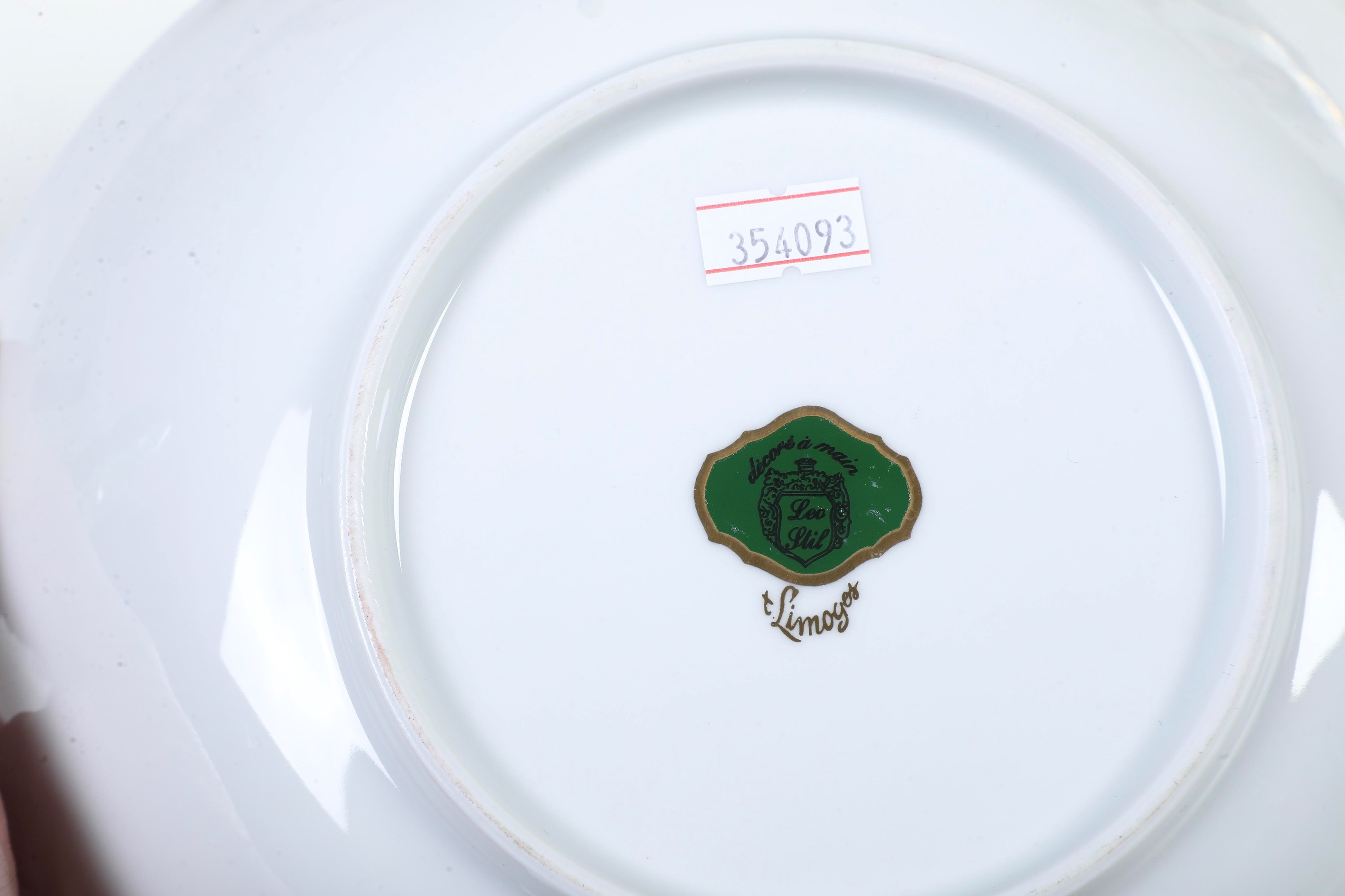 Limoges, Servizio da tavola in porcellana (XX secolo), decorazione dipinta a mano, 41 pezzi