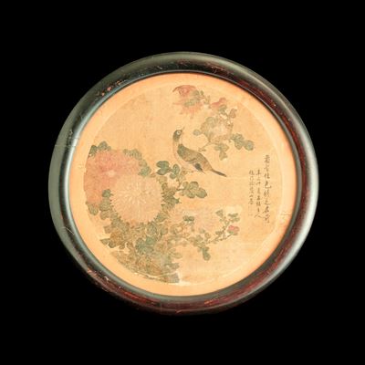 Cina, Dipinto a soggetto naturalistico con volatile, fiori e iscrizioni