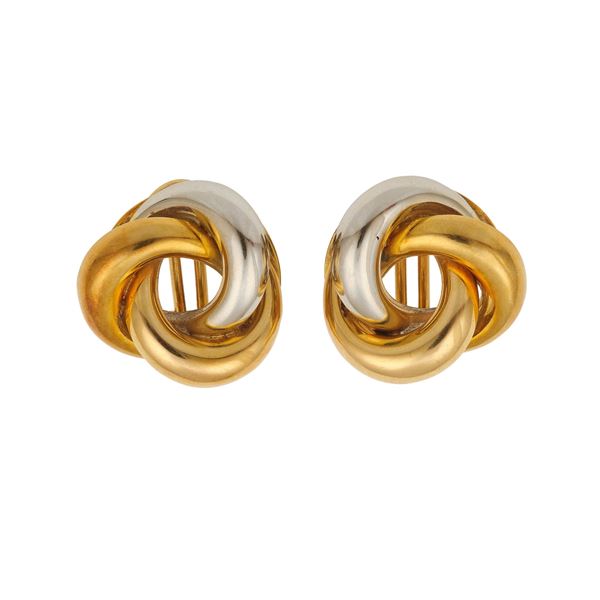Pir of gold earrings