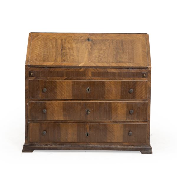 Ribalta in legno lastronato. XIX secolo