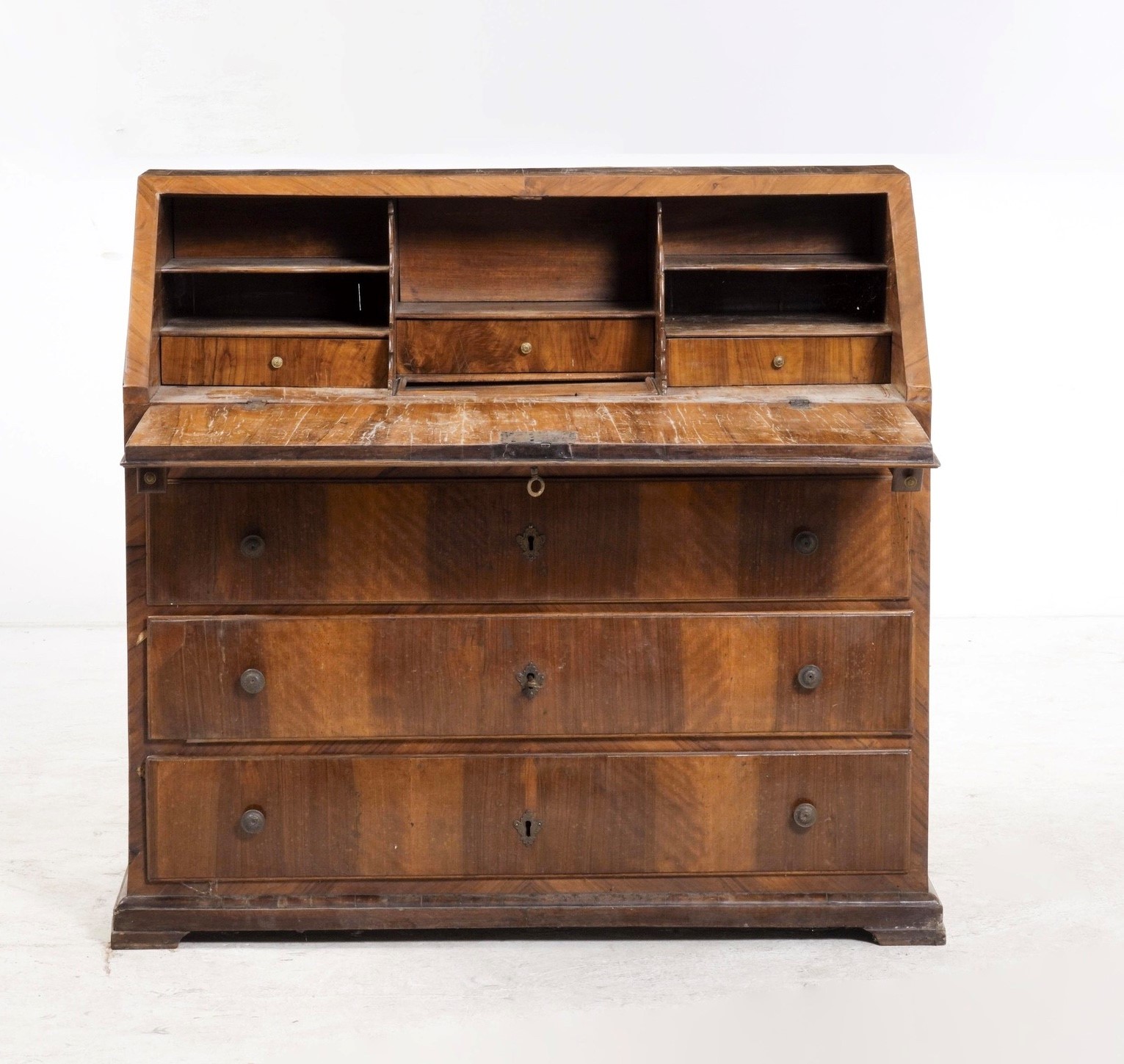 Ribalta in legno lastronato. XIX secolo