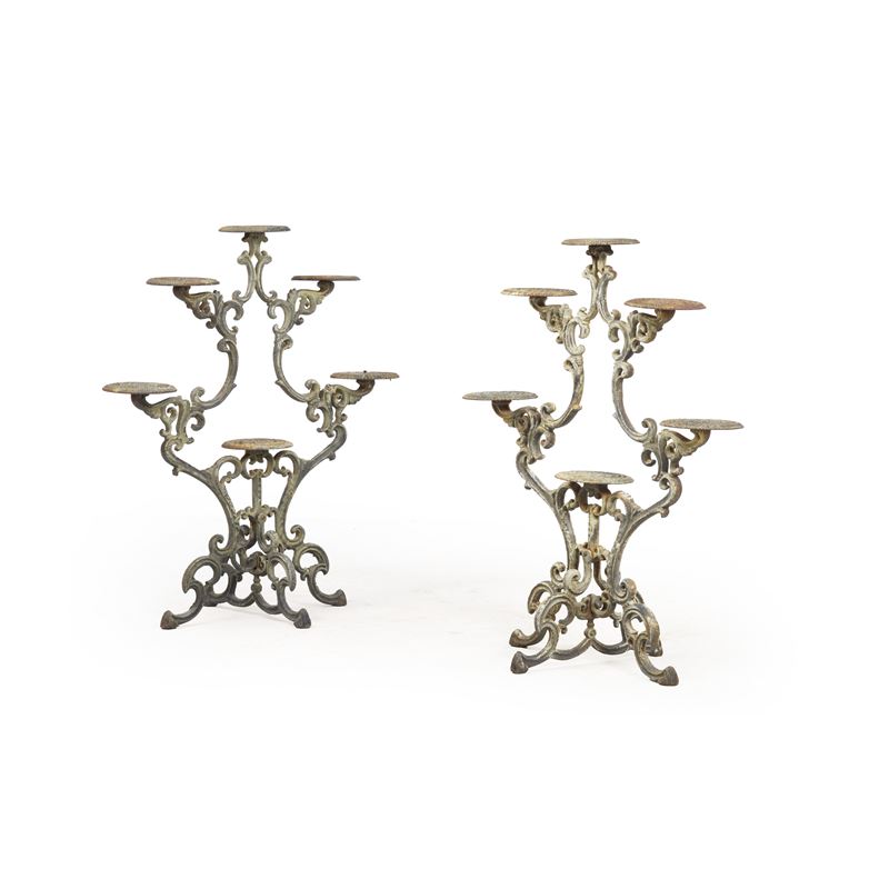 Coppia di portavasi in metallo  - Auction Antiques - Cambi Casa d'Aste