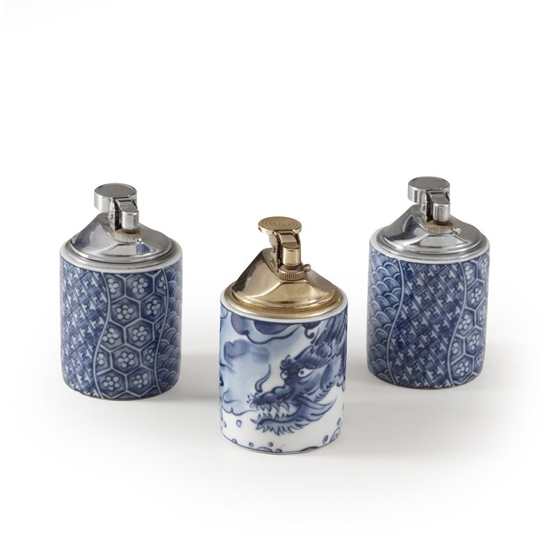 Tra accendini da tavolo in porcellana  - Asta Antiquariato - Cambi Casa d'Aste