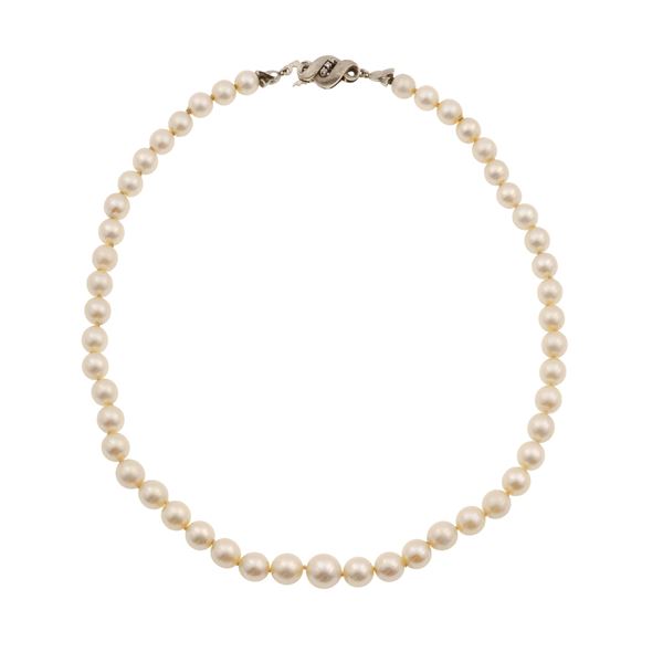 Cultured pearl and gold necklace. Gemmological Report Cisgem n. 32106