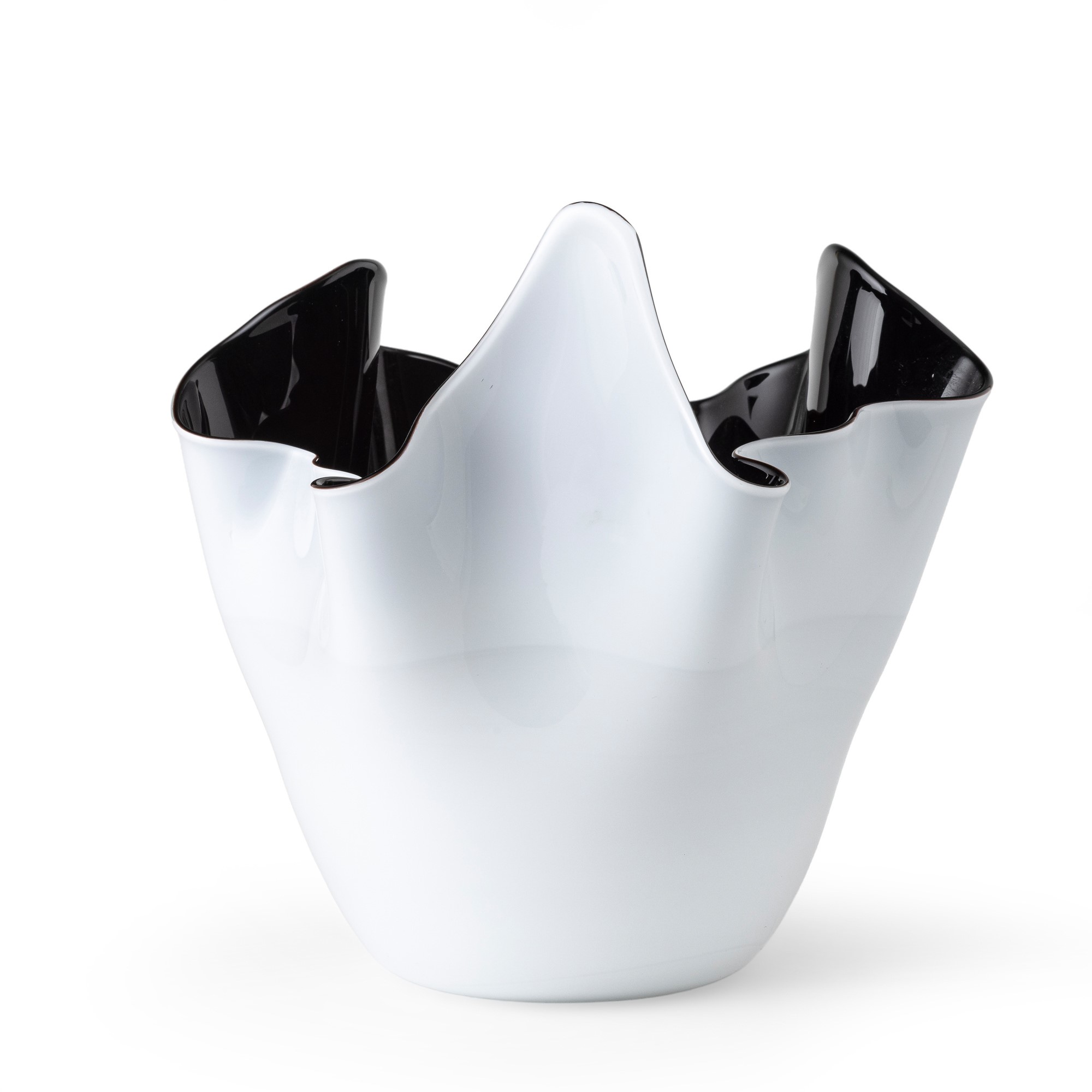 Venini, Vaso “a fazzoletto” in vetro soffiato incamiciato lattimo e ametista scuro (1983)