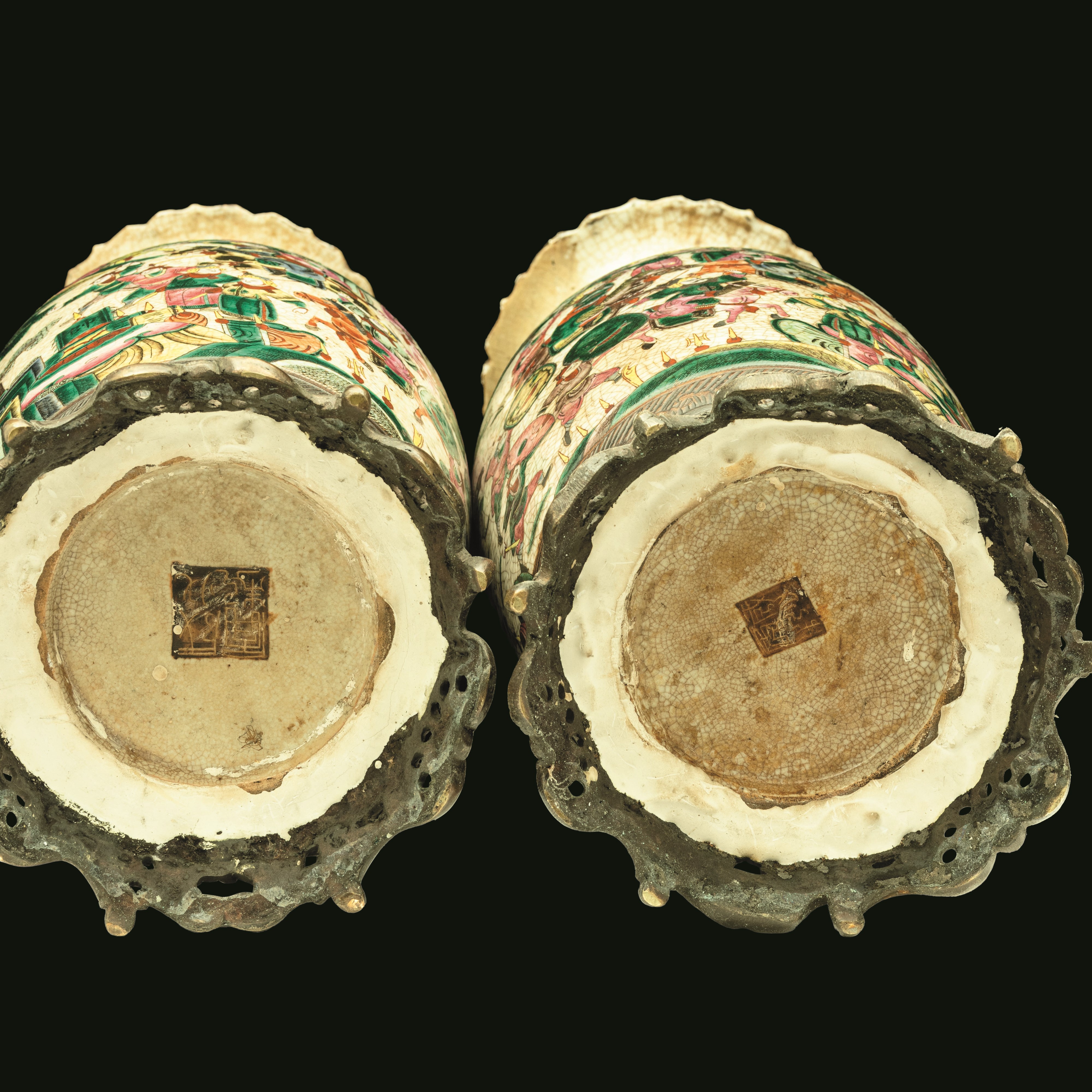Coppia di vasi, Famiglia Rosa craquelé, porcellana cinese, Qing (XIX secolo)