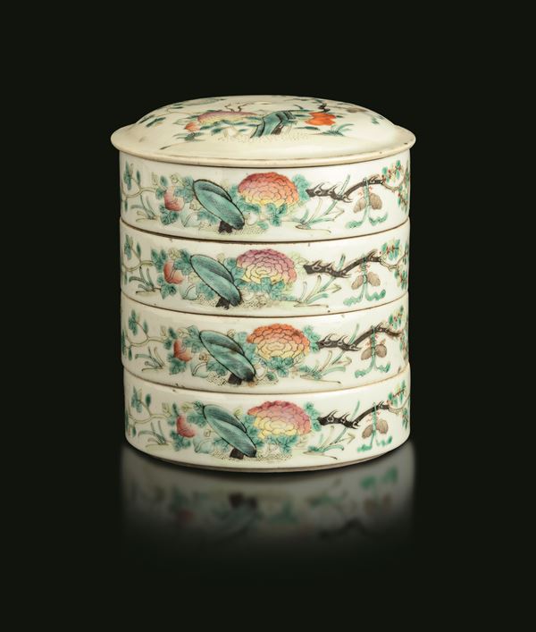 Porta Vivande da viaggio in porcellana Famiglia Rosa con decori a motivi floreali, Cina, Dinastia Qing, XIX secolo