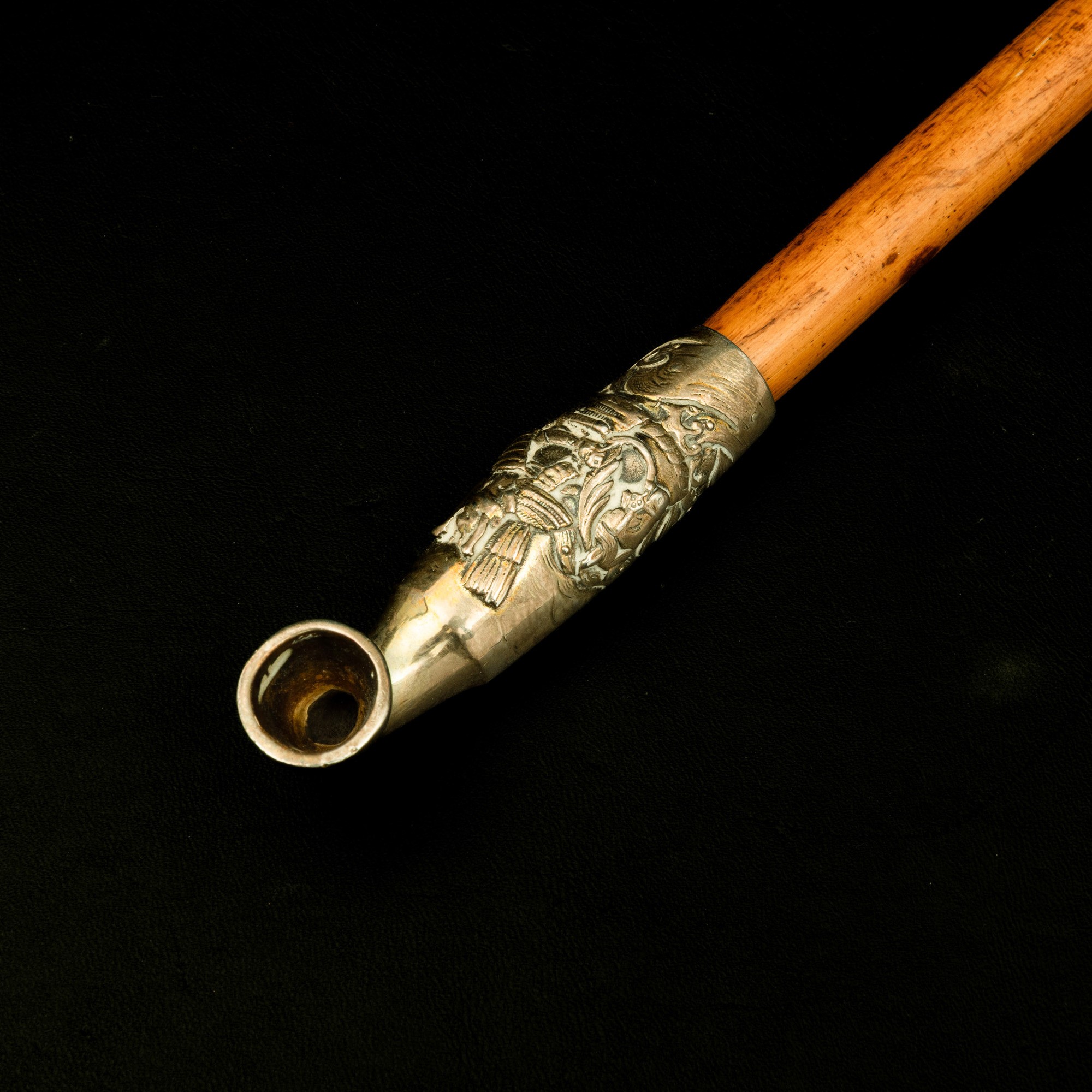 Pipa in argento e legno con personaggi a cavallo, iscrizioni, Cima, Dinastia Qing, XIX secolo