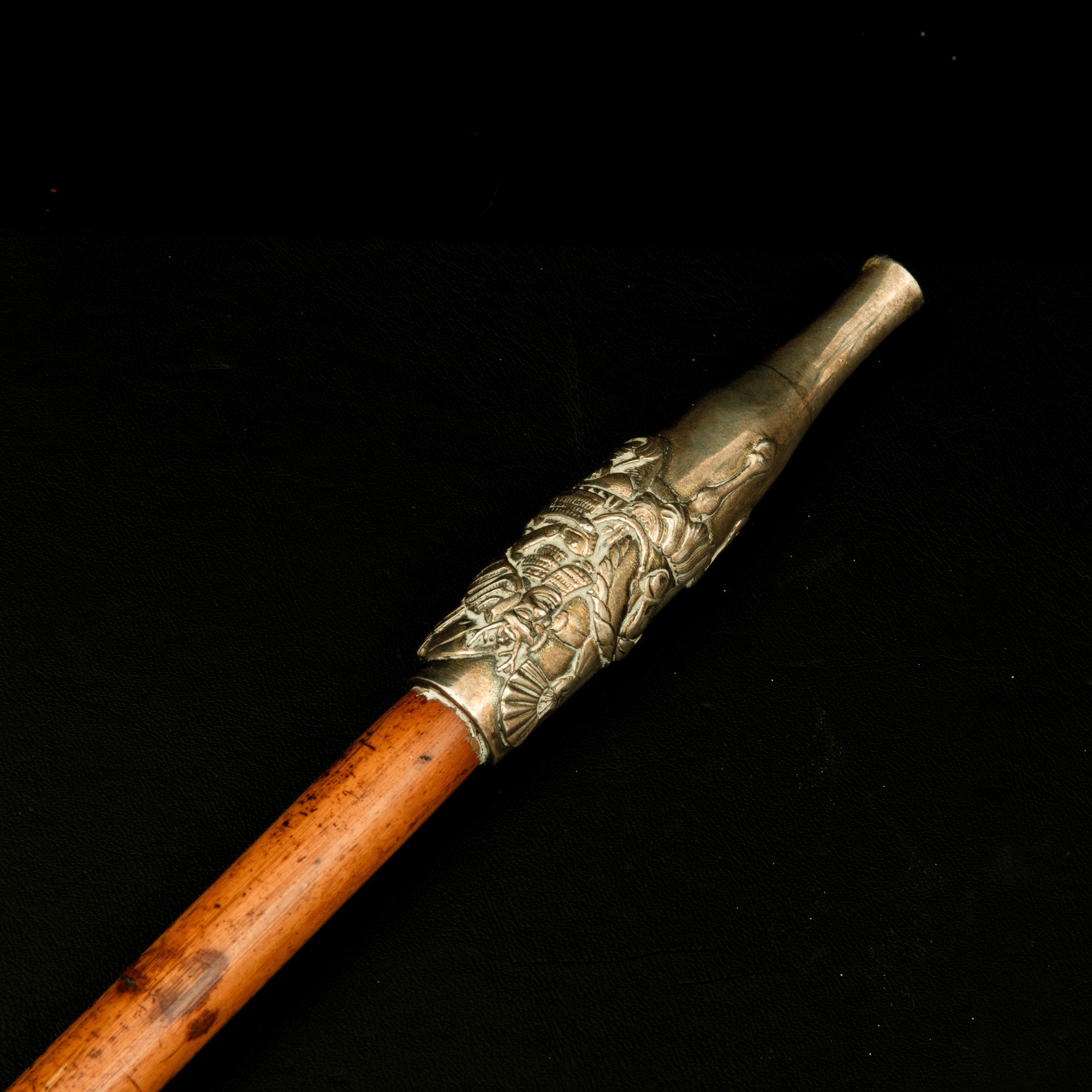 Pipa in argento e legno con personaggi a cavallo, iscrizioni, Cima, Dinastia Qing, XIX secolo