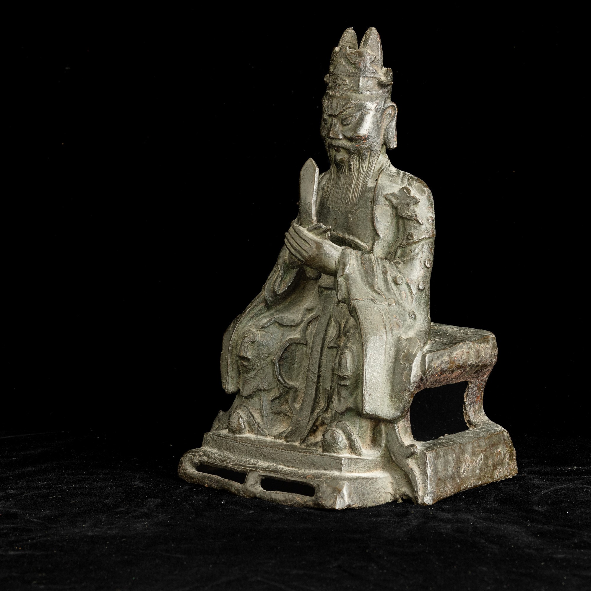Figura di dignitario, bronzo, Cina, Dinastia Ming, XVII secolo