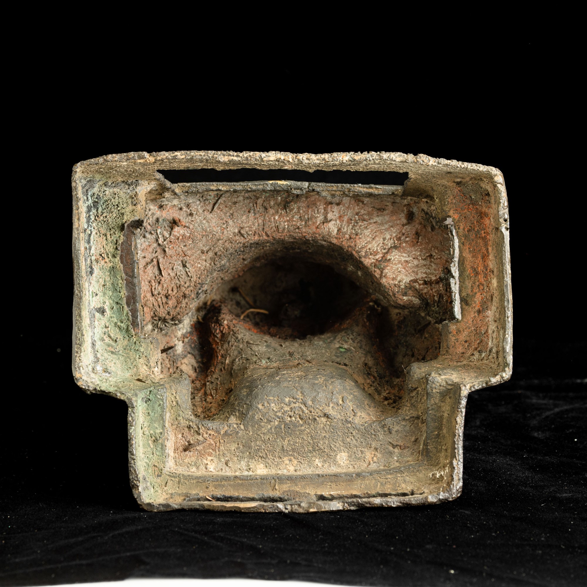 Figura di dignitario, bronzo, Cina, Dinastia Ming, XVII secolo