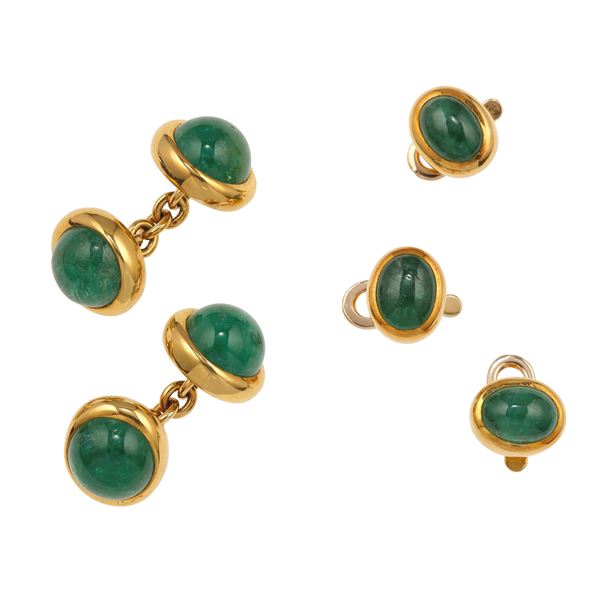 Emerald and gold men's dress set. The cufflinks are signe Bulgari, the studs are signed Grima. Two case signed Bulgari