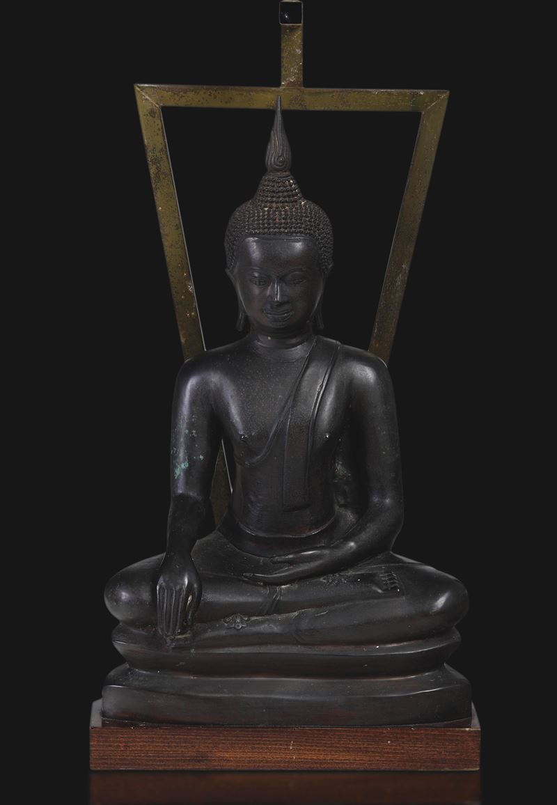 Figura di Buddha Sakyamuni in bronzo, Thailandia, XIX secolo  - Asta Fine Asian Works of Art - Cambi Casa d'Aste