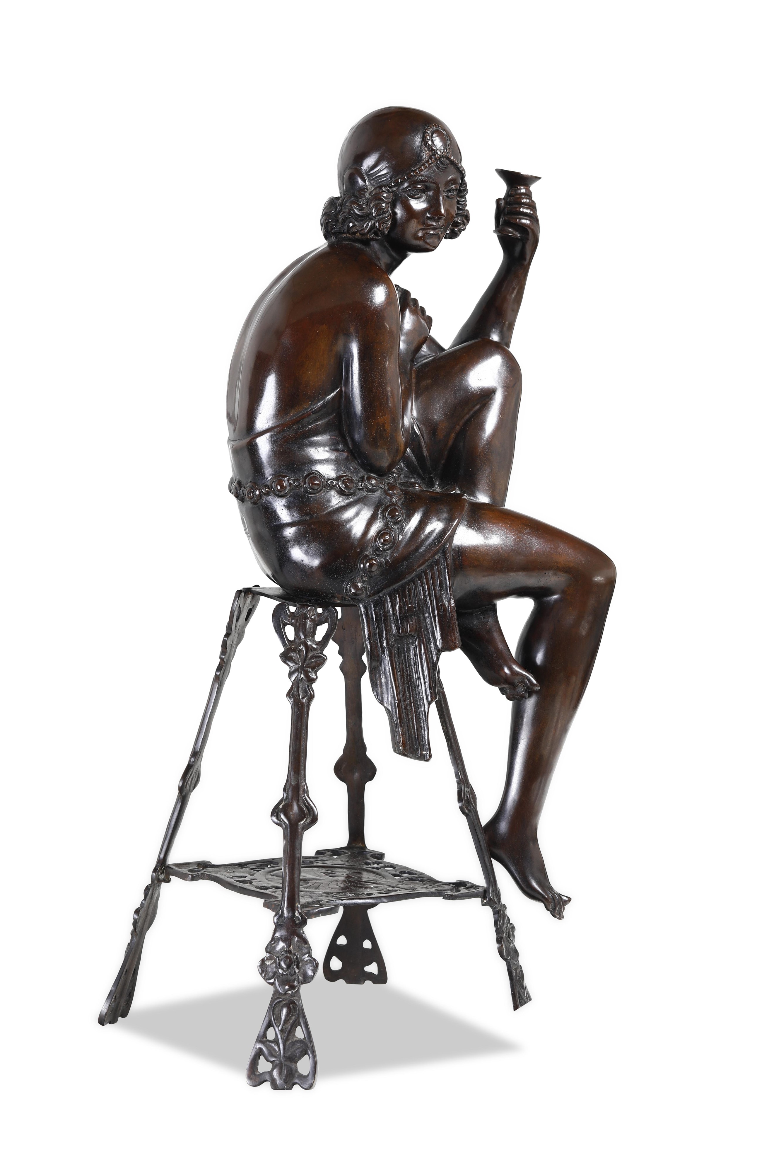 Fonditore del XX secolo, Champagne lady in bronzo fuso e patinato