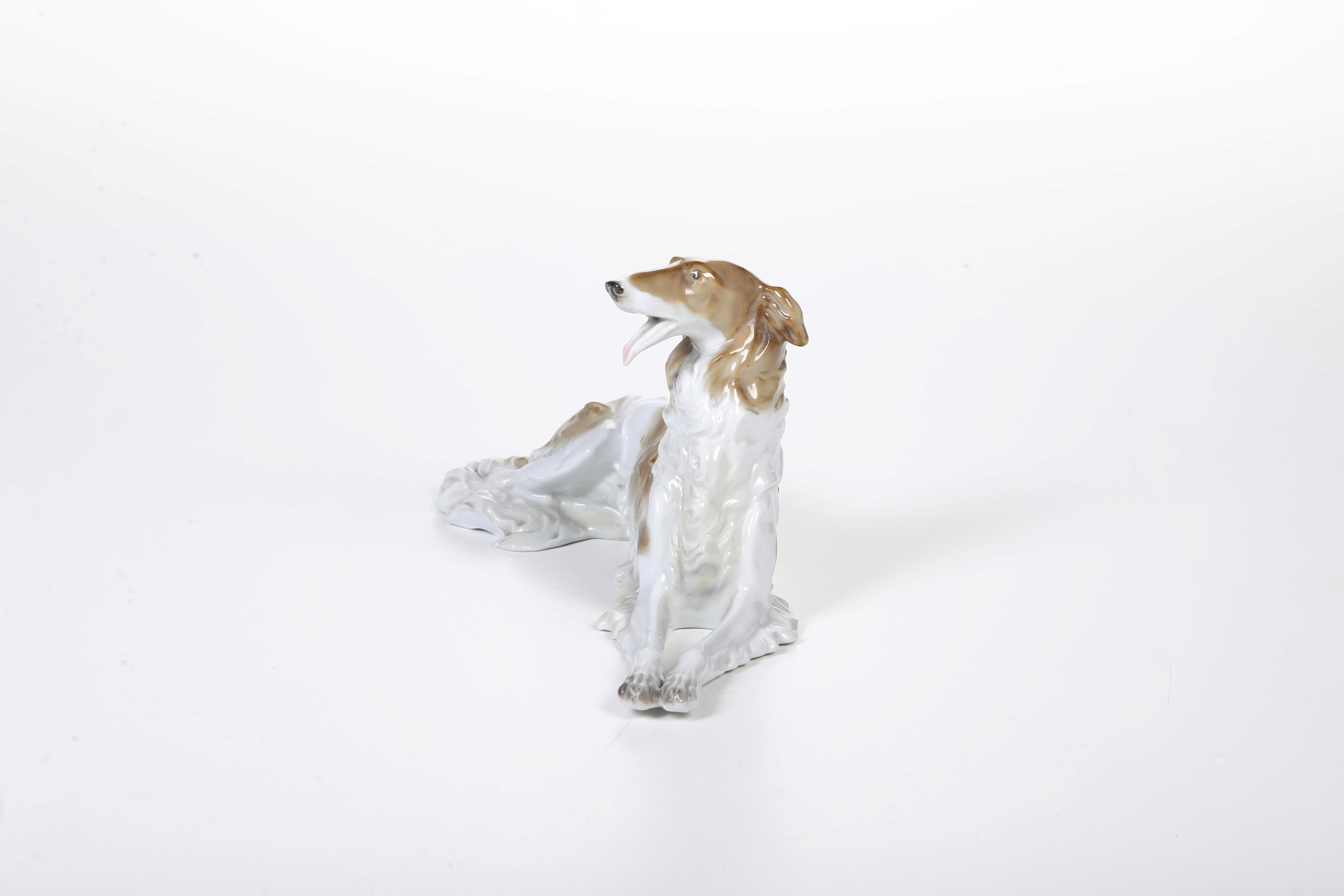 Manifattura di Schaubach, Figura di levriero russo in porcellana