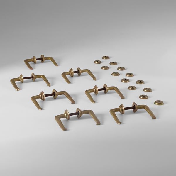 Set di sette maniglie