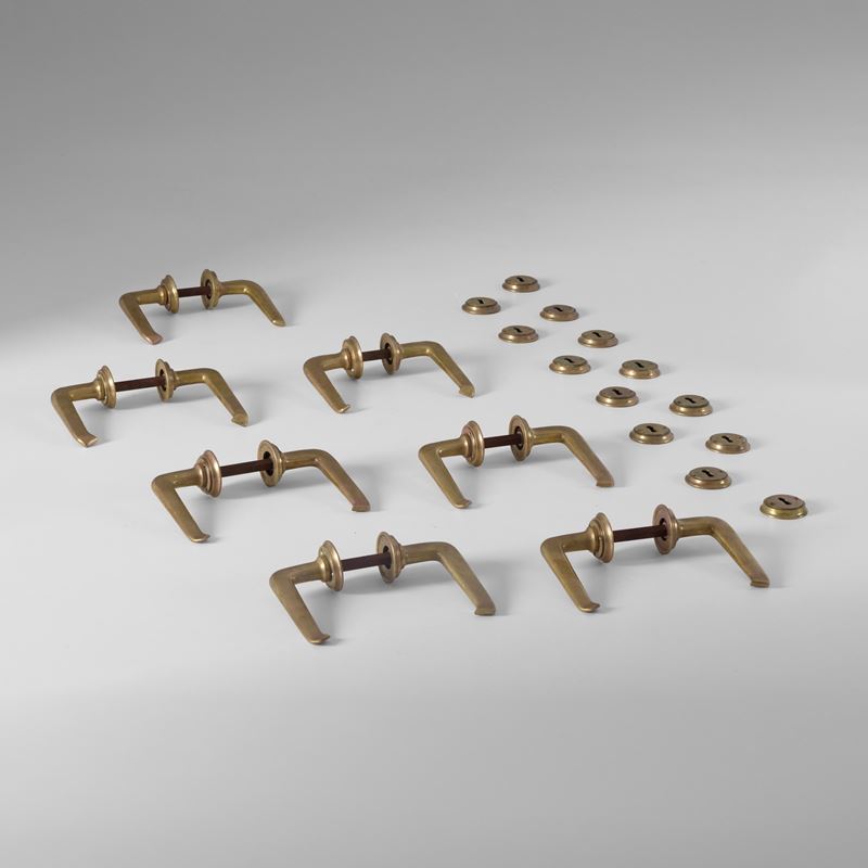 Set di sette maniglie  - Asta Arredi del XX secolo - Cambi Casa d'Aste