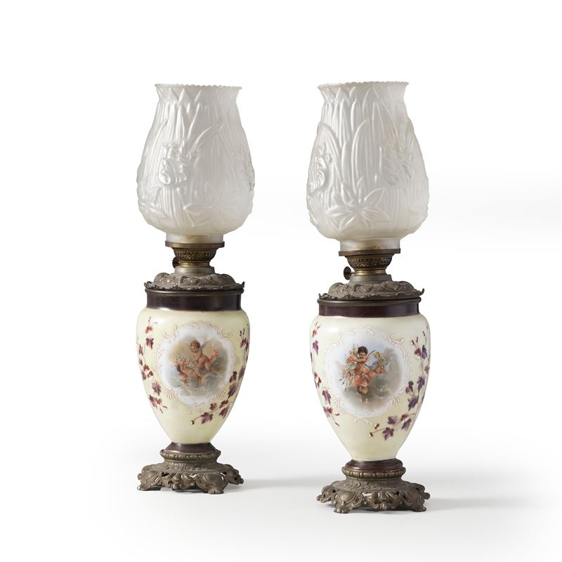 Coppia di lamapade a olio. XX secolo  - Asta Antiquariato - Cambi Casa d'Aste